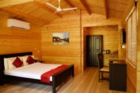 Lovely, cozy cottages in Varca, Goa- Bedroom 